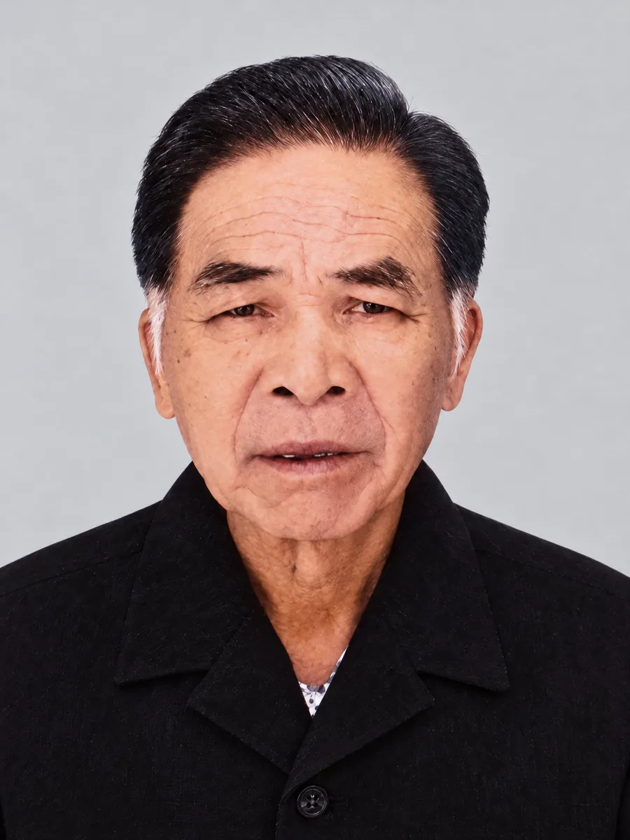 李桂怡肖像,据展板照片 AI 辅助修复